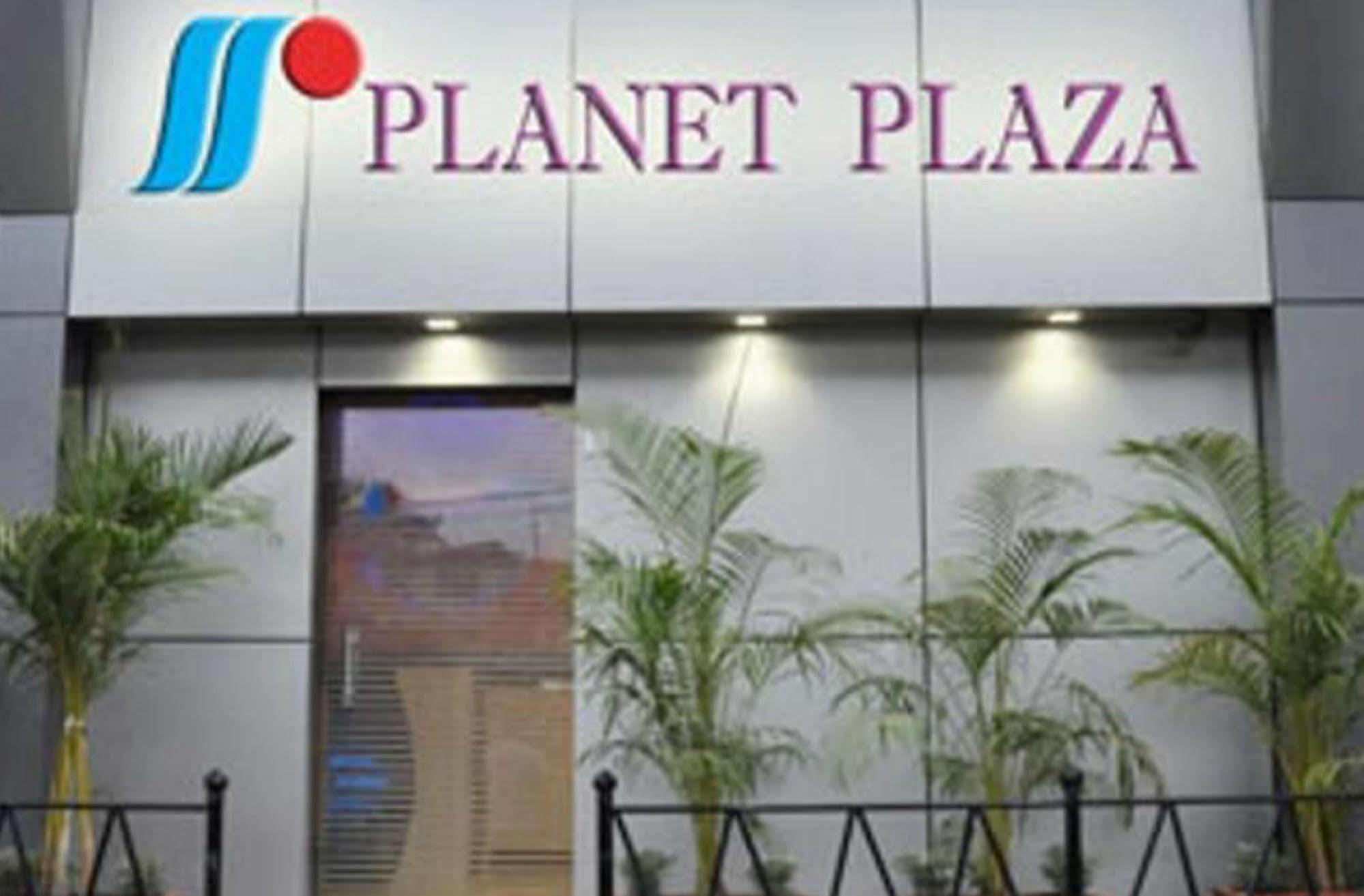 Hotel Planet Plaza Mumbai Exteriör bild